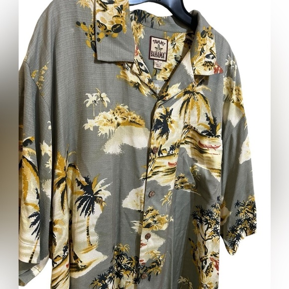 Tommy Bahama Gray Hawaiian Casual Button Down Shirts - Picture 4 of 4